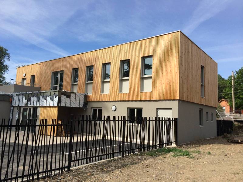 Quel est le bardage le plus isolant pour un confort thermique optimal à Nice (06) ?